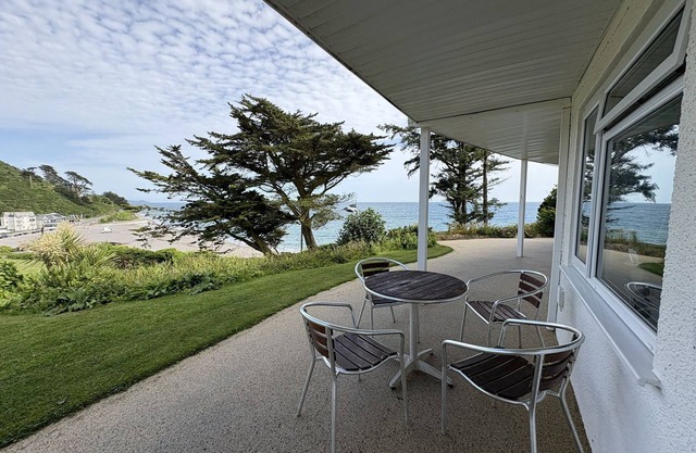 High Spec 2 Bedroom Apartment with Amazing Sea Views