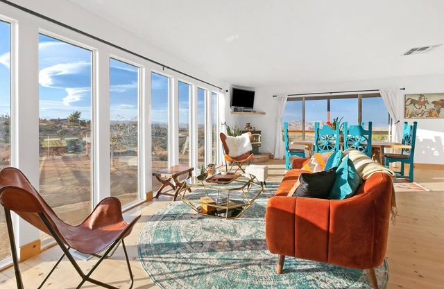 High View Haven - Hot Tub, Fire Pit & Bbq In Joshua Tree! 4 Bedroom Home by RedAwning