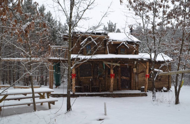 Hillbilly Hilt'n Cabin Escondido en el bosque! - Cerca de los Dells! Duerme 7