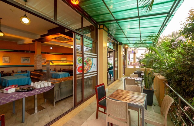 Hillside Plaza Hotel