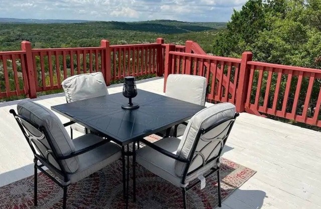 Hilltop/2Kingbeds/Wi-Fi/Sleeps7/Jacuzzi/TerraceDine/Entire2br2baHome/4acres/Pets