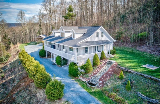 Hilltop Hideaway