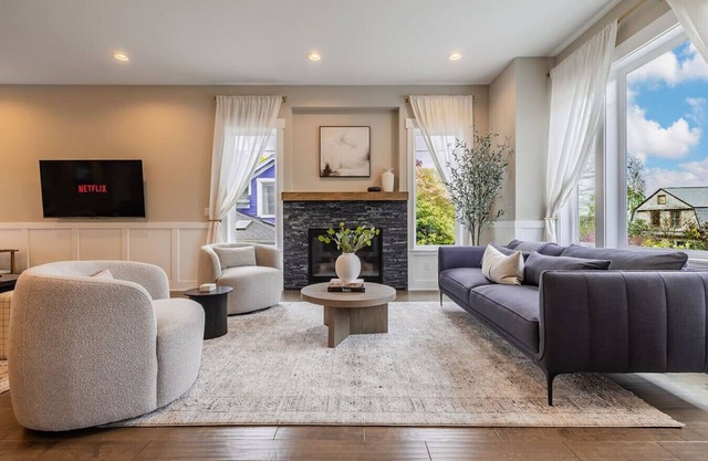Hilltop Hilltop Hideaway | Luxe Queen Anne Retreat + Views