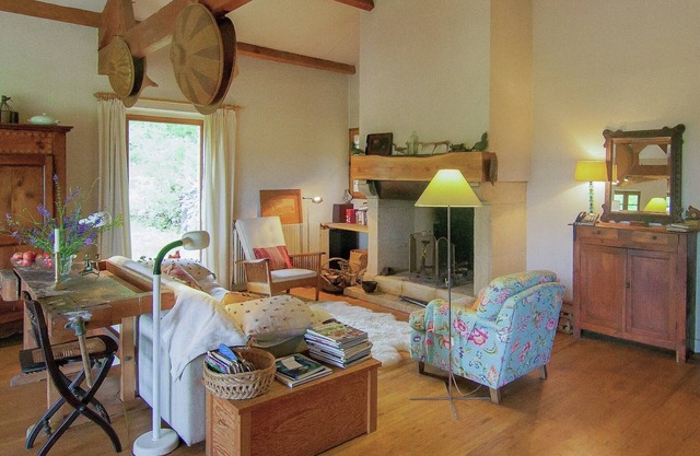 Casa Vacacional en Bouzic con Vista al Valle