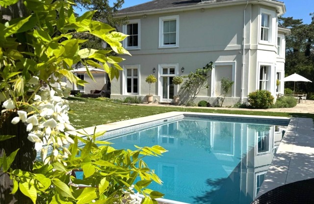 Casa-Lujoso-Baño Privado-Vista a la Piscina-Hinton all Grounds + 4 Bd