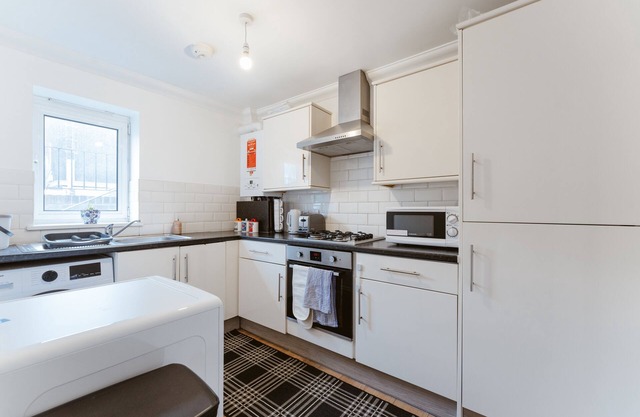 HIPSTER 5 DOUBLE BEDS IN HACKNEY!