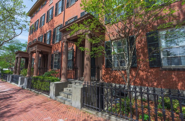 History meets Modern Elegancy: City living at its finest