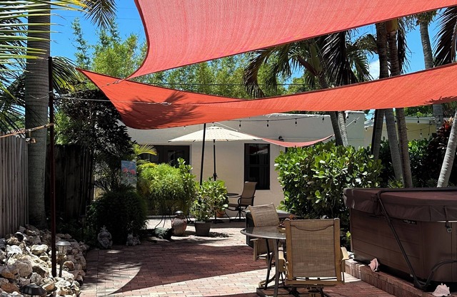 Acogedora casa de huéspedes tropical cerca de todo!