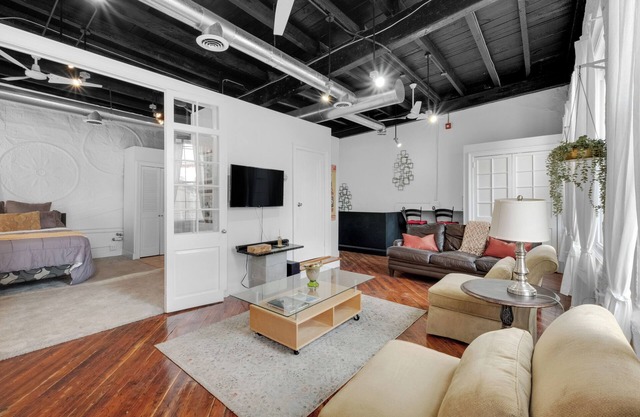 Historic Germantown 1BR Loft