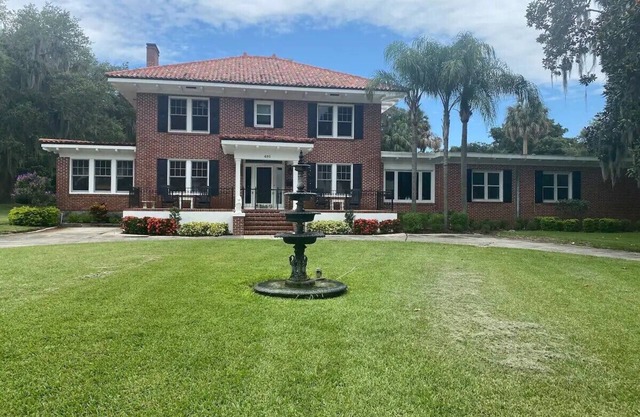 Historic Home Located Directly on Lake Harris