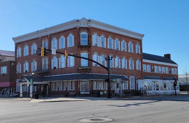 Historic Island House CondoHotel-Suite3303 & Corner3306, Port Clinton