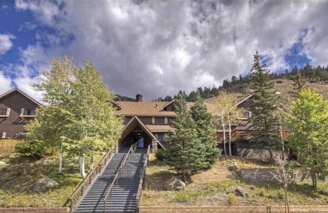 Histórico restaurado High Sierra Alpine Lodge en June Lake California
