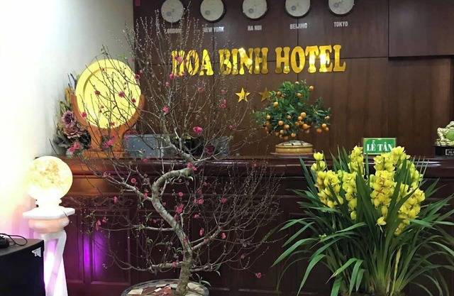 Hoà Bình Hotel LC - by BayLuxury
