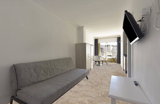 Apartamento vacacional "Macarena" en Playa San Juan con vistas a la montaña y balcón