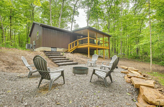 Hocking Hill Cabin Near Hiking: Dogs Welcome