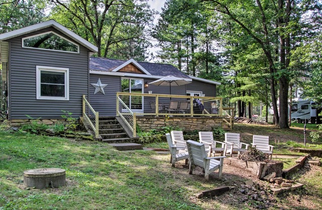 ¡NUEVO! Holcombe Lakefront Cottage - Pesca y muelle!