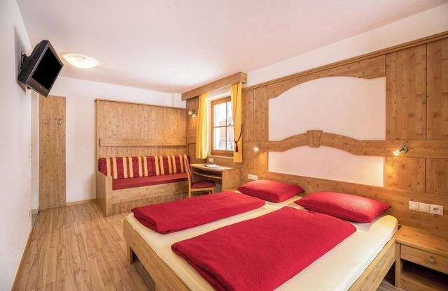 Apartamento vacacional "Hollenze - Gruberhof" con Wi-Fi, balcón y vistas a la montaña