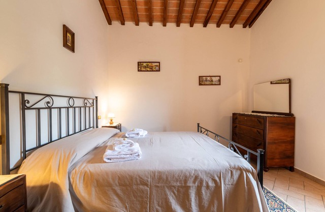 Apartamento vacacional 'Pugnano Alto - Tabacco' con piscina compartida, terraza privada y Wi-Fi