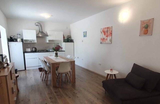 Apartamento vacacional para un máximo de 8 personas en el verde centro de Istria