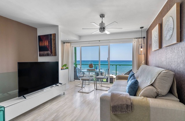 Apartamento de vacaciones '51 Avenue Playa Honda' con vistas al mar, terraza y Wi-Fi