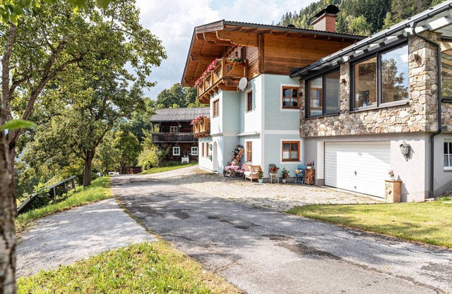 Apartamento vacacional 'Biobergbauernhof Bergzeit' con vistas a la montaña, terraza privada y Wi-Fi