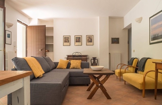 City / Village Apartment en Massa con 2 habitaciones, capacidad 6