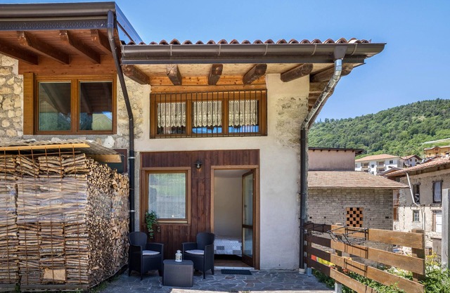 Apartamento vacacional "Agritur Piazera Con Terrazzo" con vistas a la montaña