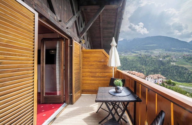 Apartamento vacacional 'Sankt Corbinian 9' con vistas a la montaña, balcón, jardín y Wi-Fi