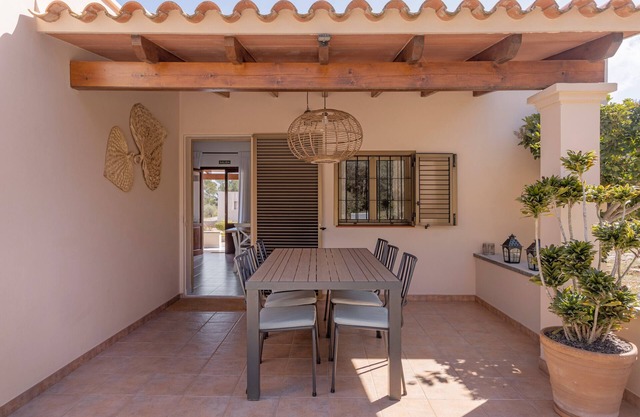 Casa de vacaciones 'Ca N'Alicia Des Bosch' con vistas a la montaña, terraza privada y Wi-Fi