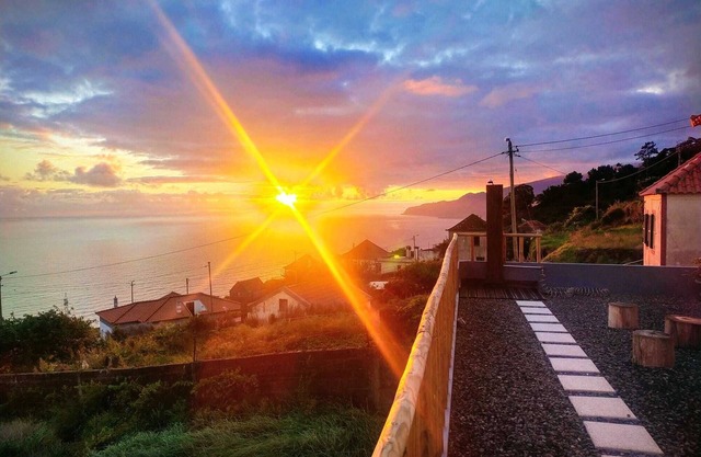 Casa de vacaciones 'Casa Da Ribeira Da Janela' con vistas al mar, Wi-Fi y aire acondicionado