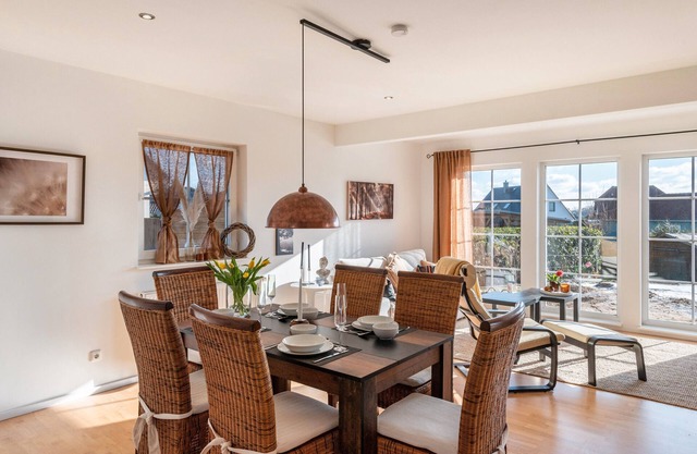 Casa de vacaciones 'Casa Meeresbrise am Vogelpark Marlow' con terraza privada y jardín privado