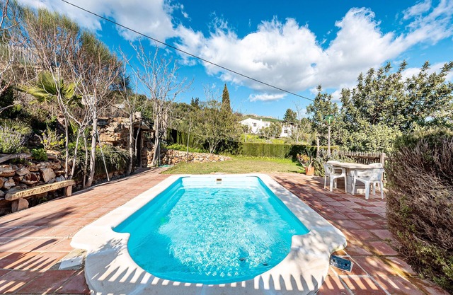 Casa de vacaciones 'Casa Rural Villa Campito' con vistas a la montaña, piscina privada y Wi-Fi