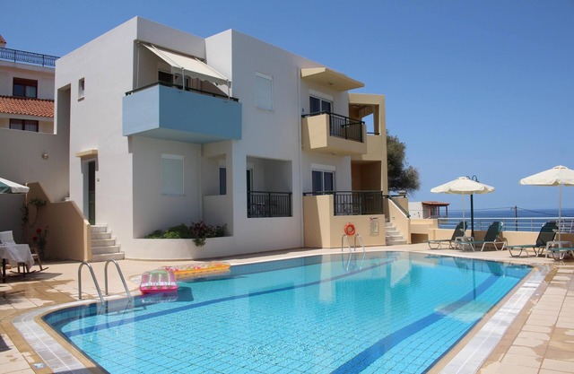 Complejo vacacional con piscina, cerca del mar, Wifi | Sfakaki, Creta