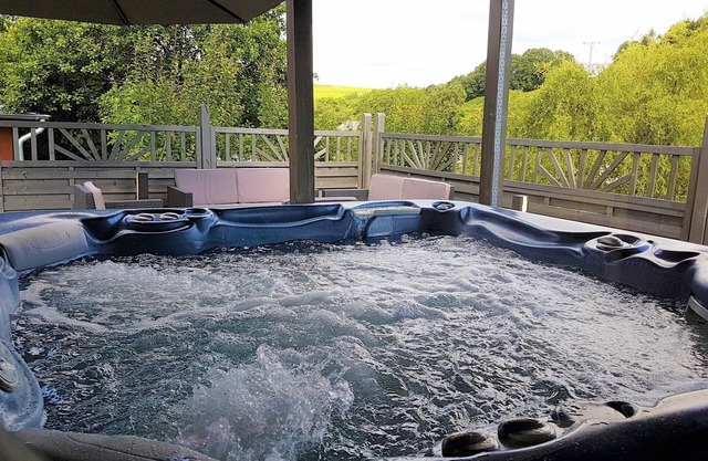 Casa disponible, Jardín sauna, bañera de hidromasaje al aire libre, Wi-Fi de vacaciones, jugar granero