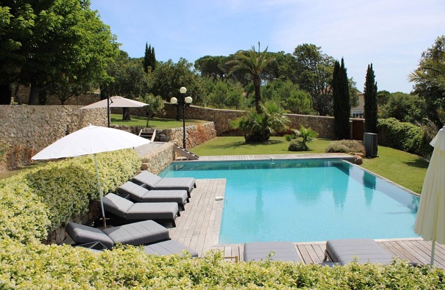 Casa de vacaciones en Bagnols-en-Forêt con piscina