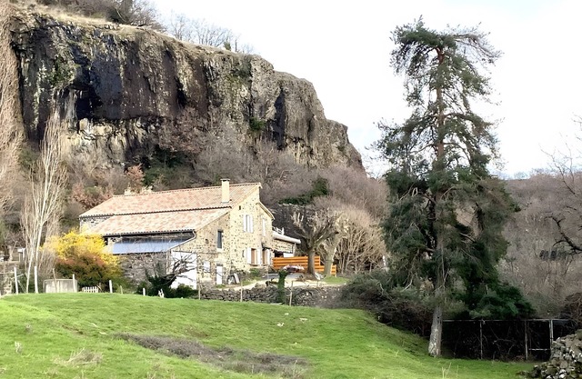 Holiday Home 'Gîte Les Bourriaux À La Ferme De' with Mountain View