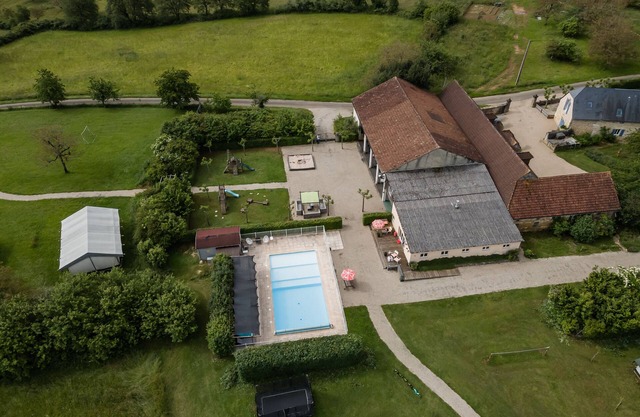 Casa de vacaciones 'Gîte La Mauratie' con piscina compartida, terraza privada y Wi-Fi