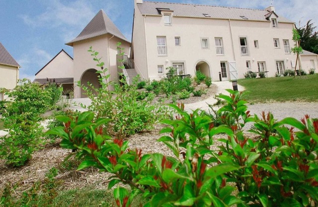 Adosada casa de vacaciones en la hermosa Bretaña histórica