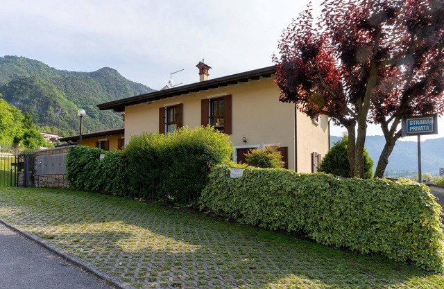 Casa en Idro cerca de colinas pintorescas