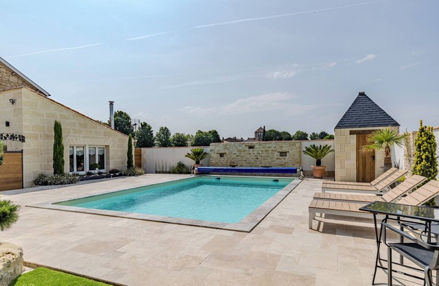 Casa de Vacaciones 'Les Marronniers' con Piscina Privada, Terraza Privada y Wi-Fi