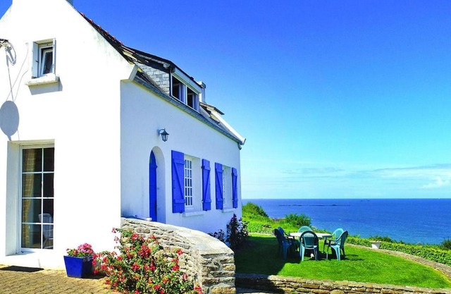 Holiday Home Locquirec with Stunning Sea View