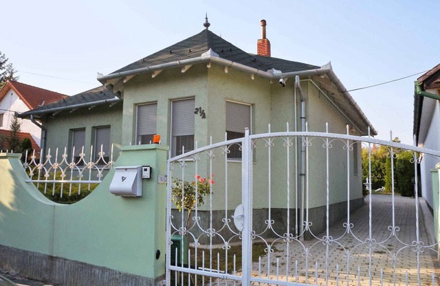Casa vacacional con jardín y piscina exterior