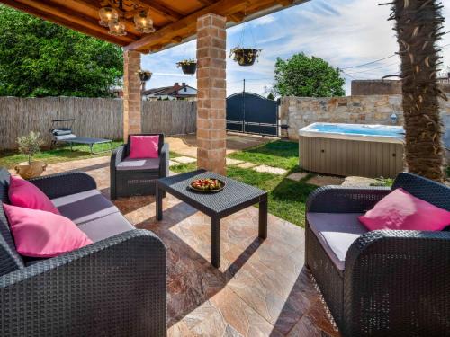 Holiday Home Villa Aurora by Interhome