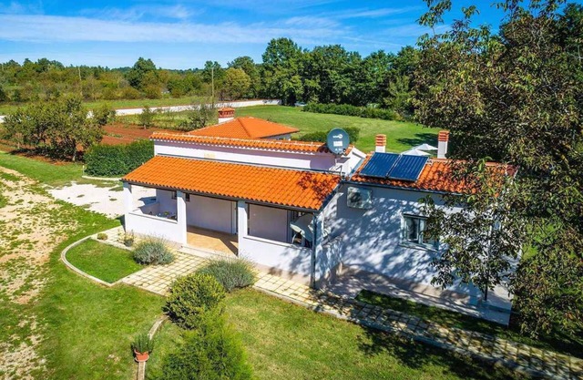 Casa vacacional con piscina y aire acondicionado