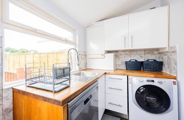 Holiday house Caterham for 2 - 8 persons with 4 bedrooms - Holiday home