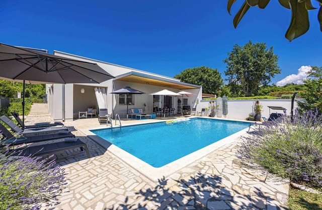 Holiday House with pool near Rovinj