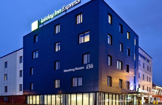 Holiday Inn Express Birmingham - South A45, an IHG Hotel
