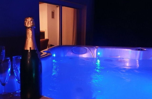 Vacaciones entre mar y spa en una encantadora casa junto a la costa