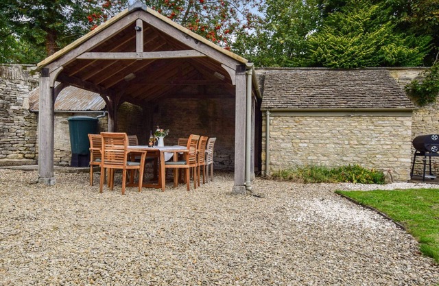 Holly Cottage, chimenea Inglenook, Cotswolds - capacidad para 8 personas en 4 habitaciones