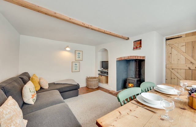 Hollyhock Cottage - Dos Habitaciones Casa, Capacidad 4